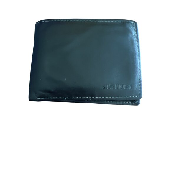 Steve Madden Genuine Leather Black Bifold Wallet Multiple Card Slots Slim Design - Picture 1 of 7